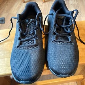 Men’s Black Under Armour sneakers, Sz 8.5